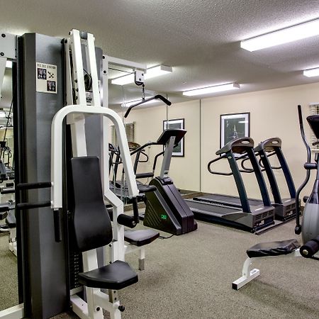 Candlewood Suites Raleigh Crabtree By Ihg Экстерьер фото
