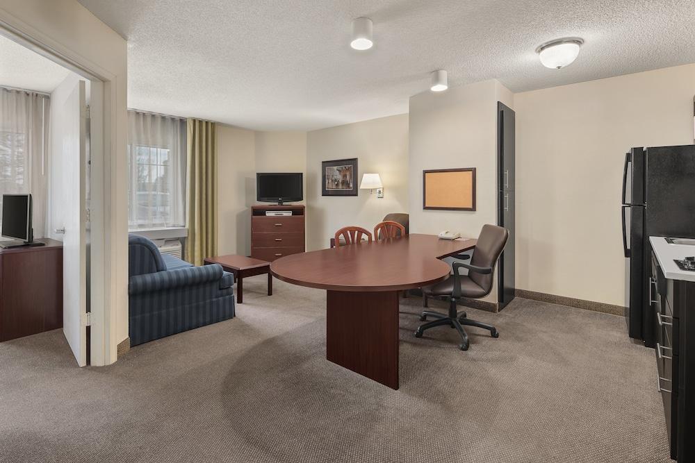 Candlewood Suites Raleigh Crabtree By Ihg Экстерьер фото