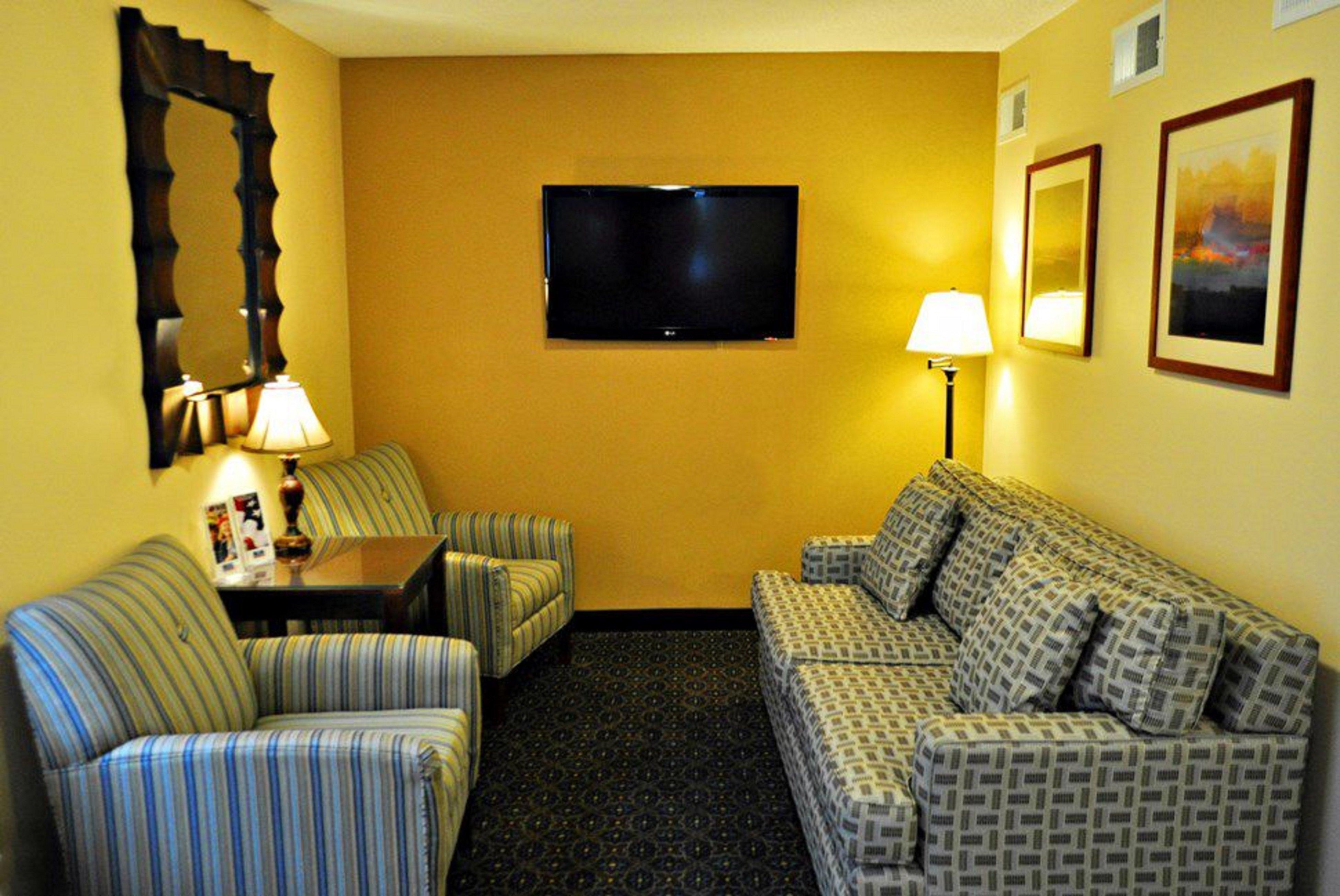 Candlewood Suites Raleigh Crabtree By Ihg Экстерьер фото