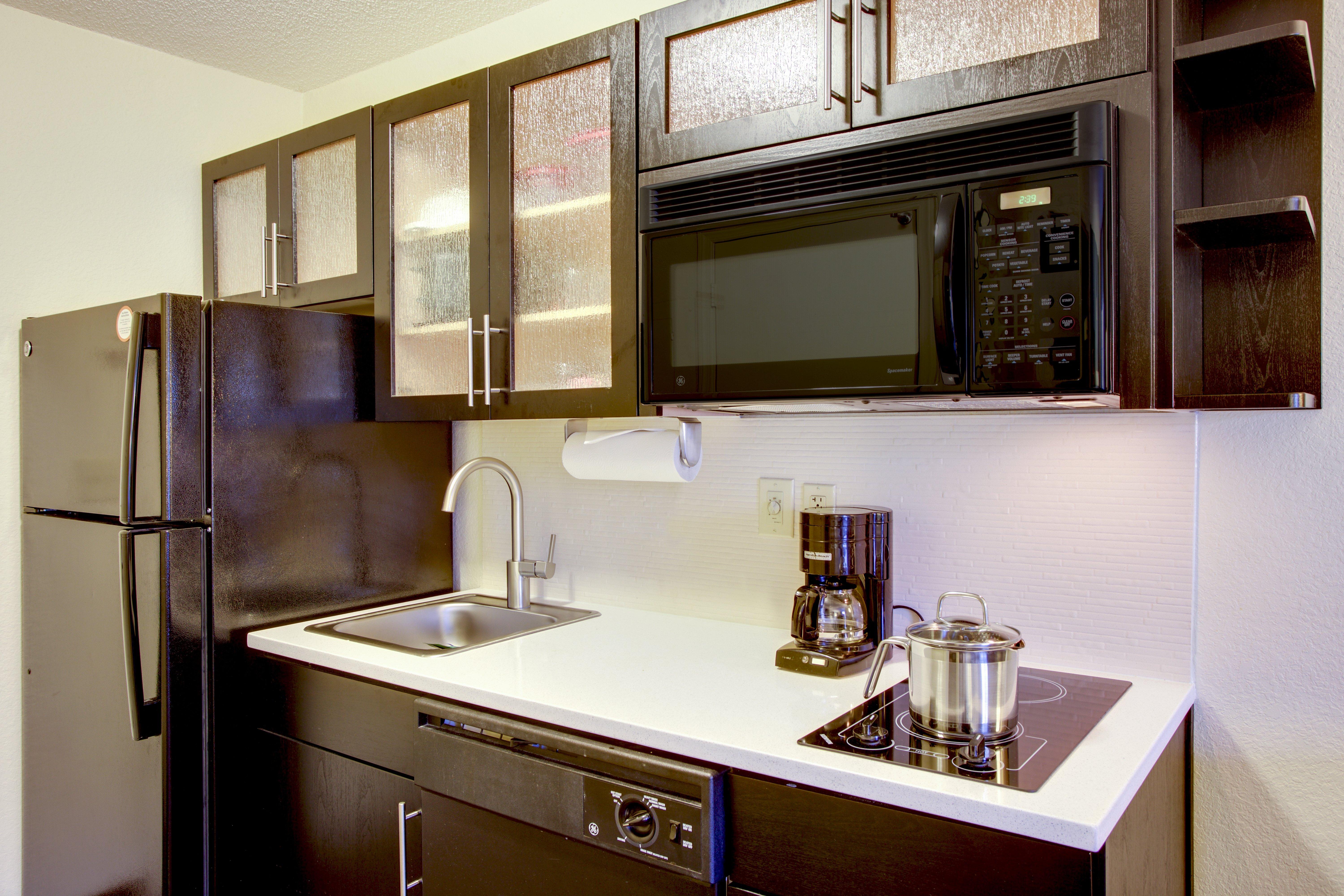 Candlewood Suites Raleigh Crabtree By Ihg Экстерьер фото