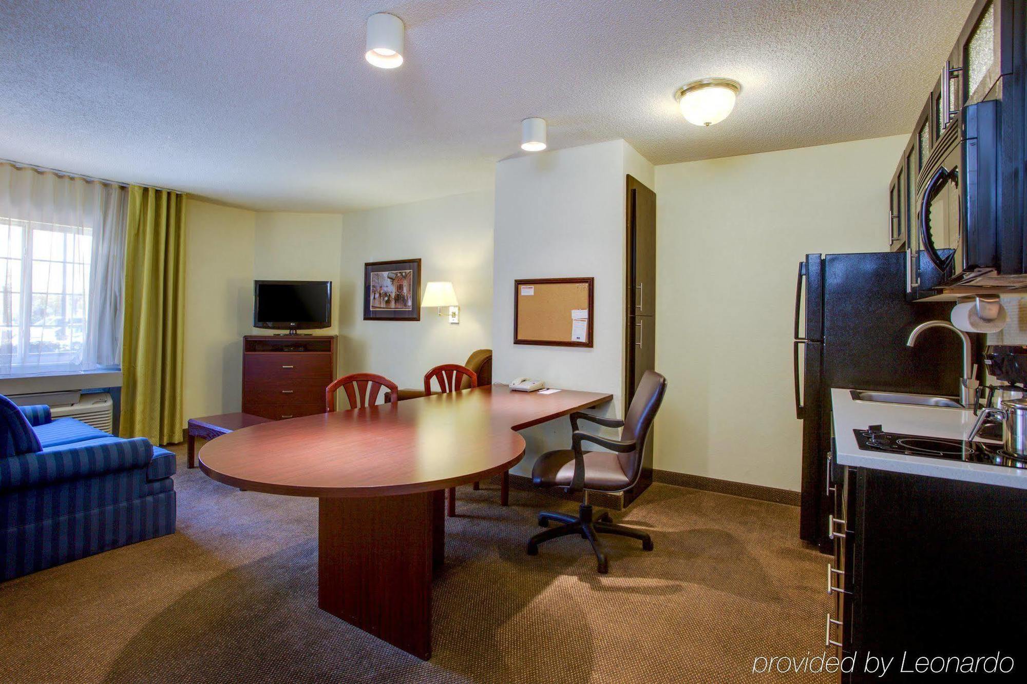 Candlewood Suites Raleigh Crabtree By Ihg Экстерьер фото