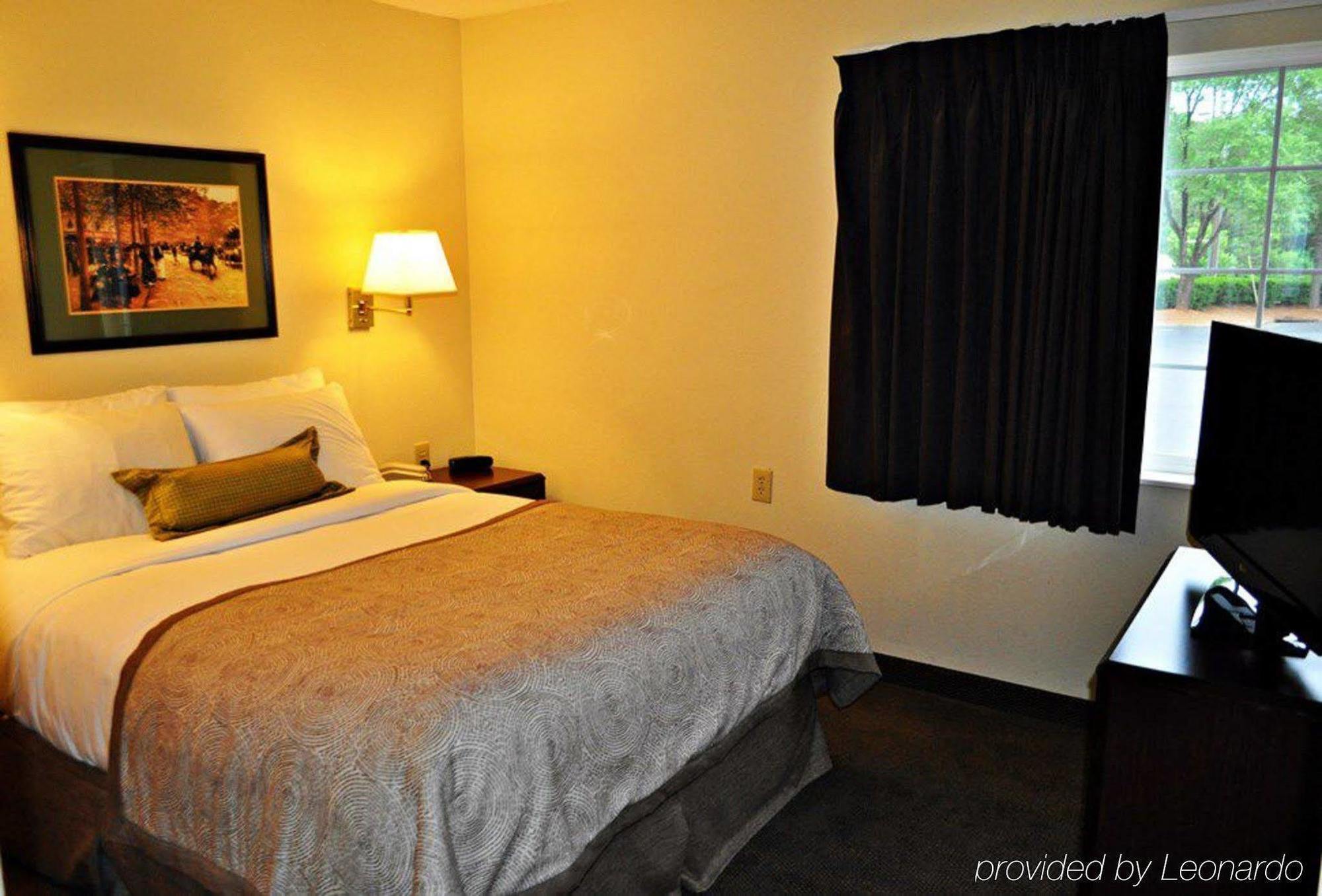 Candlewood Suites Raleigh Crabtree By Ihg Экстерьер фото